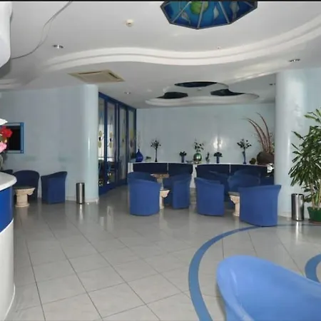 מלון Cosmopol 3*